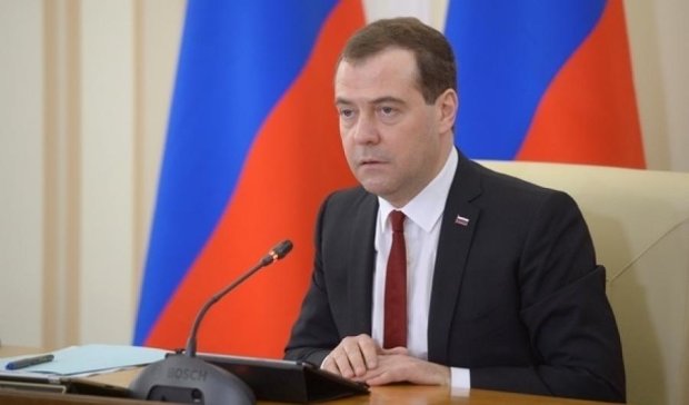 Медведев подготовил россиян к жизни под санкциями