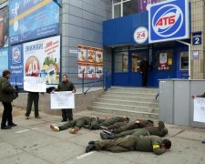 Совладелец АТБ скупает украинских силовиков, - политолог 
