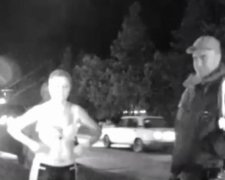 Стриптиз для копів від працівниці податкової (відео)