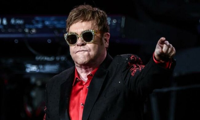 Элтон Джон снова получил по зубам под ту же песню: видео