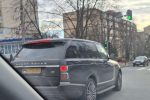 Range Rover 2021 на вулицях Києва, скріншот: Telegram