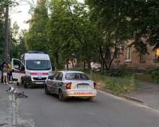 У Києві малюк на велосипеді потрапив під колеса автівки Triolan - вискочив на дорогу