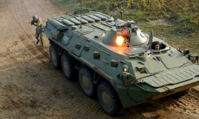 Курсантів випробовують у реалістичних навчаннях на полігоні (фото)