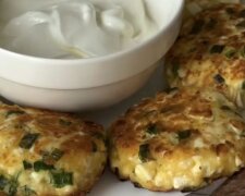 Ліниві пиріжки з яйцем та зеленою цибулею: фото скрін рецепту