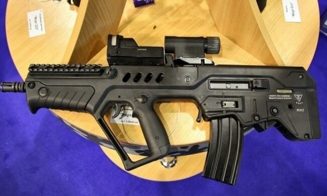  Завод «Форт» у дві зміни штампує натівські гвинтівки для АТО