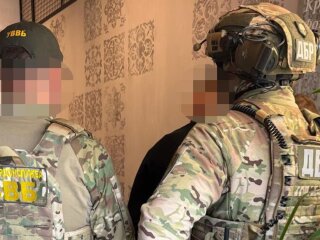 ДБР затримало прикордонника на Волині, який продавав незаконний виїзд за кордон
