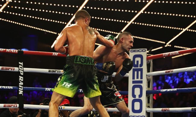 Василий Ломаченко победил Хосе Педрасу и объединил пояса