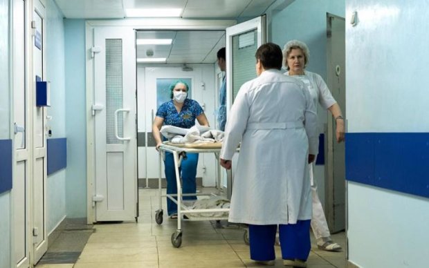 Киевляне призывают спасти тысячи тяжелобольных 