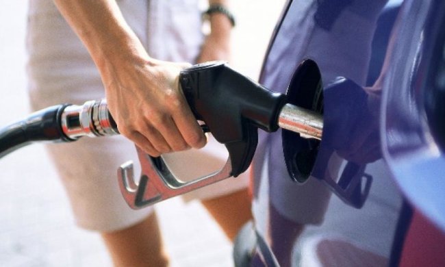 Бензин в Україні не дешевшатиме