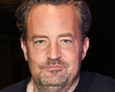 Метью Перрі, зображення з вільних джерел