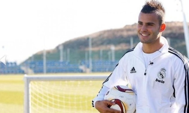 Хесе Родригес убегает со скамейки запасных