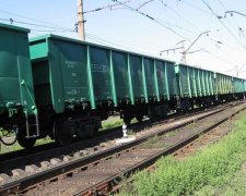 Вантажний потяг задавив людину