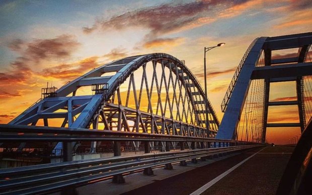 "Все випалить плазма": Кримському мосту напророчили довгий та болісний фінал