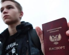 Куди там біометриці? У мережі показали "суперпаспорти" бойовиків