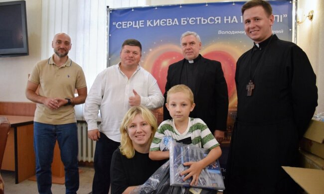 В Подольском районе передали школьные принадлежности детям семей погибших Защитников Украины