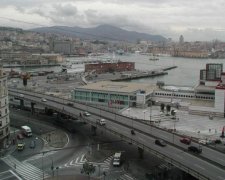 Момент обвалу мосту в Італії зняла камера