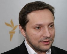 Стець ездит на трех машинах и дает взаймы