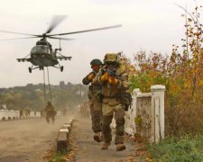 Українські десантники підкорили небо та соцмережі