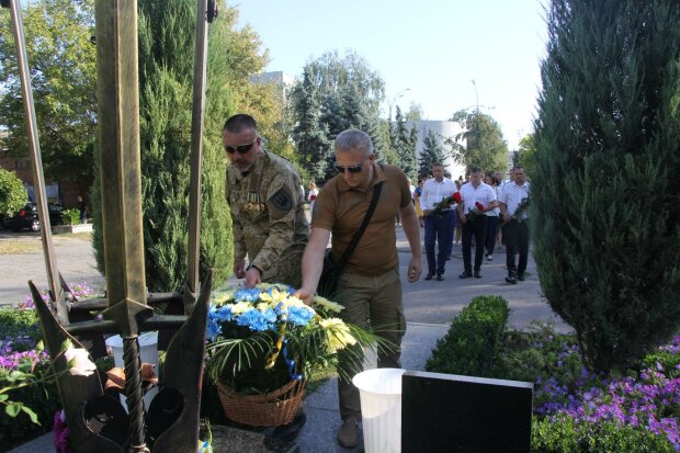 Зеленский почтил память погибших украинских защитников: вспомнили "Иловайский котел", плакали все