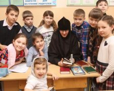 Різки на черзі: російських школярів змусять вчити церковнослов'янську
