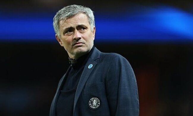 Моурінью надихає футболістів на перемогу нічними тусовками