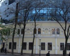 У трьох одеських торгівельних центрах шукають вибухівку