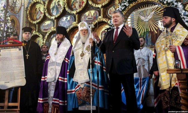 Томос-тур как шанс выиграть на выборах: в Европе высмеяли Порошенко, "только чудо может его спасти"