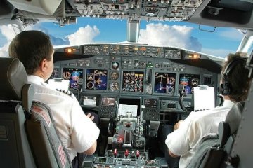 Латентные россияне: в Шотландии арестовали пьяных пилотов