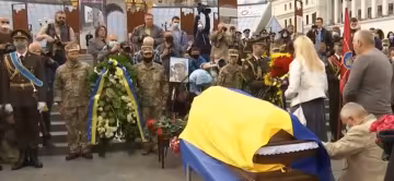 У Львові прощаються із загиблим на Донбасі героєм - врятував бойових побратимів і підірвався на міні