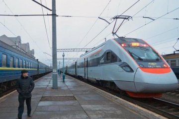 Повернуться усі: Укрзалізниця дає додаткові Інтерсіті на свята