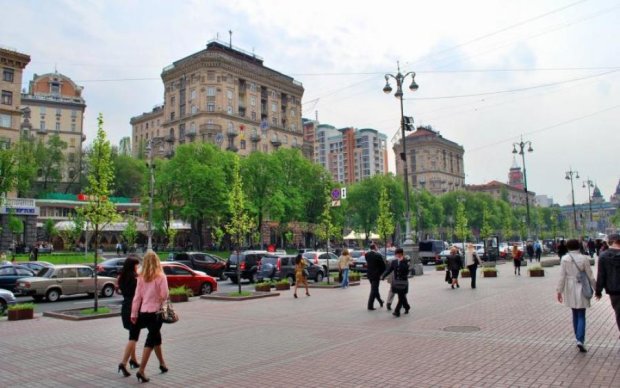 Копи почали масові пошуки небезпечного злочинця в Україні: фото