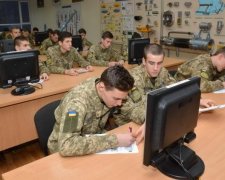 Самоубийство курсанта в Харькове: родные ошеломили догадкой