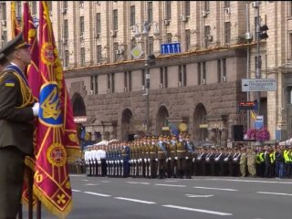 Военный парад / скриншот из видео