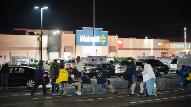 Невідомий розстріляв відвідувачів супермаркету Walmart