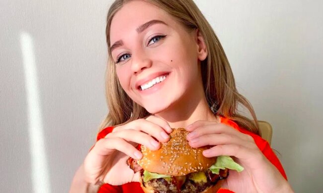 Асмус выдала странные секретики, не знал даже Харламов: "Разверну его, чтобы не смущал"