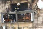 Під Дніпром вибух струсонув багатоповерхівку — впали стіни, будівлю поглинуло полум'я