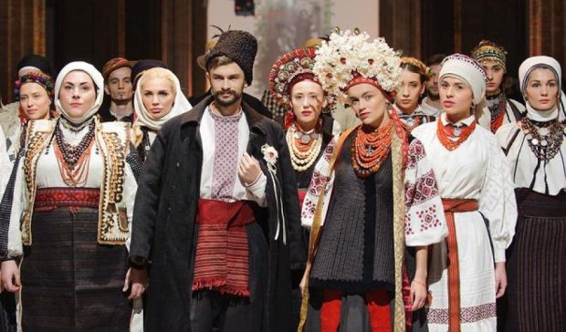 Ukrainian Fashion Week показал линейку аутентичных нарядов (фото)