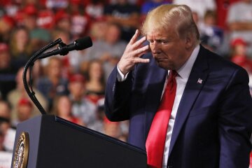 Трамп у новорічну ніч розніс Меркель і Макрона за "покинуту" Україну: "Потрібно більше"