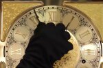 Переведення годинника, кадр з відео