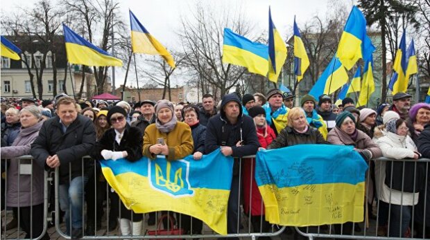 Соціологи дізналися, за кого голосуватимуть українці: Вакарчук може збирати валізи