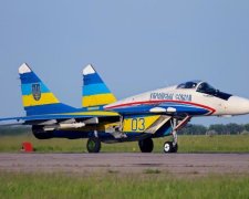 Українські льотчики показали приголомшивий прохід на винищувачах