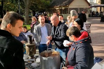 Экс-боксер и кандидат в мэры от ОПЗЖ Узелков заинтересовал полицию перед выборами: всего лишь гречкой накормил