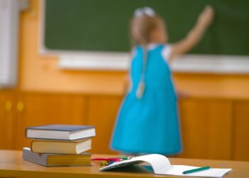 Поборы в школах, фото иллюстративное - LexInform