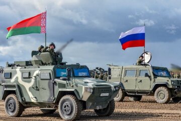 Білоруські та російські військові, фото з вільних джерел