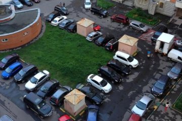 Дуракам закон не писан: киевский коп посоревновался за звание когута парковки
