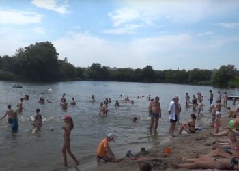 пляж, скриншот из видео