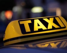 Київський таксист побив пасажирку