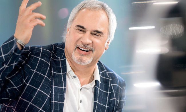 Меладзе показал новогоднюю гимнастику: только одну бутылочку выпил