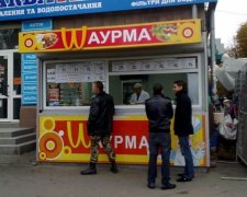 В Киеве продавец шаурмы напал на мужчину с мачете