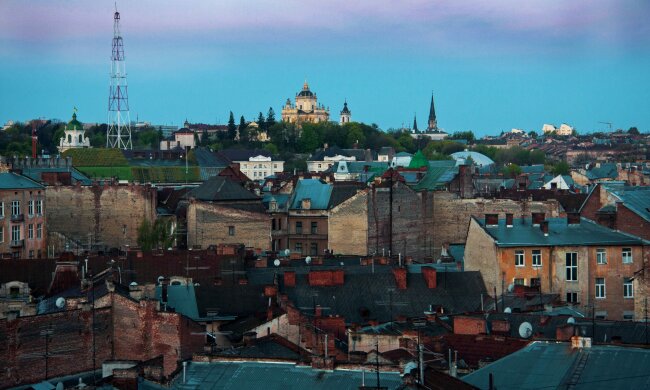 Львів знову знеструмлять: список "щасливих" адрес